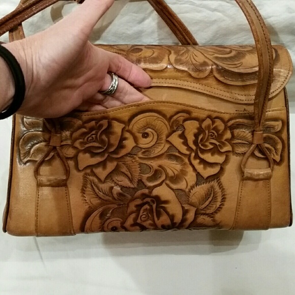 Leather handcrafted purse - Picture 2 of 8